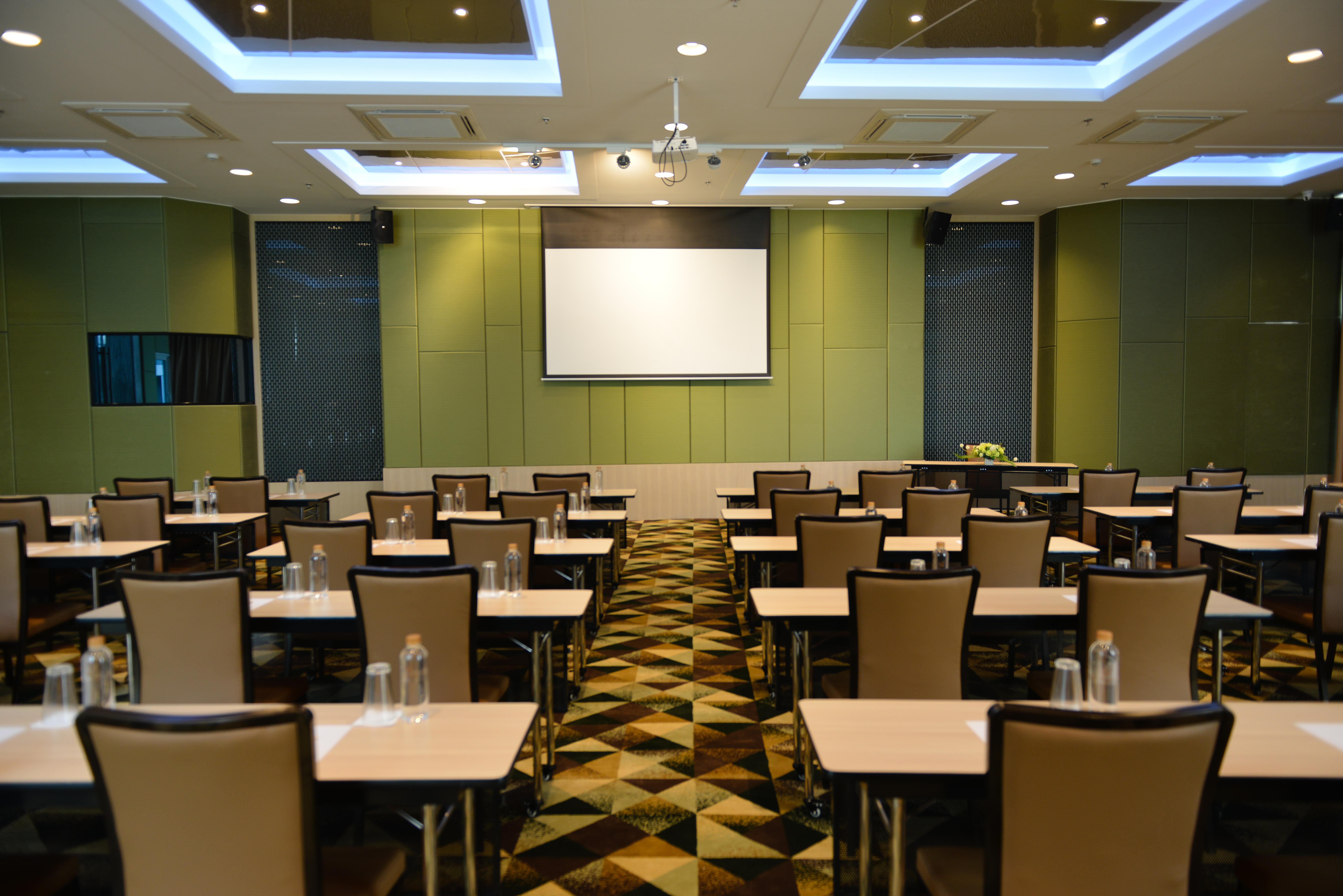 Le D'Tel Bangkok Hotell Eksteriør bilde A typical meeting room