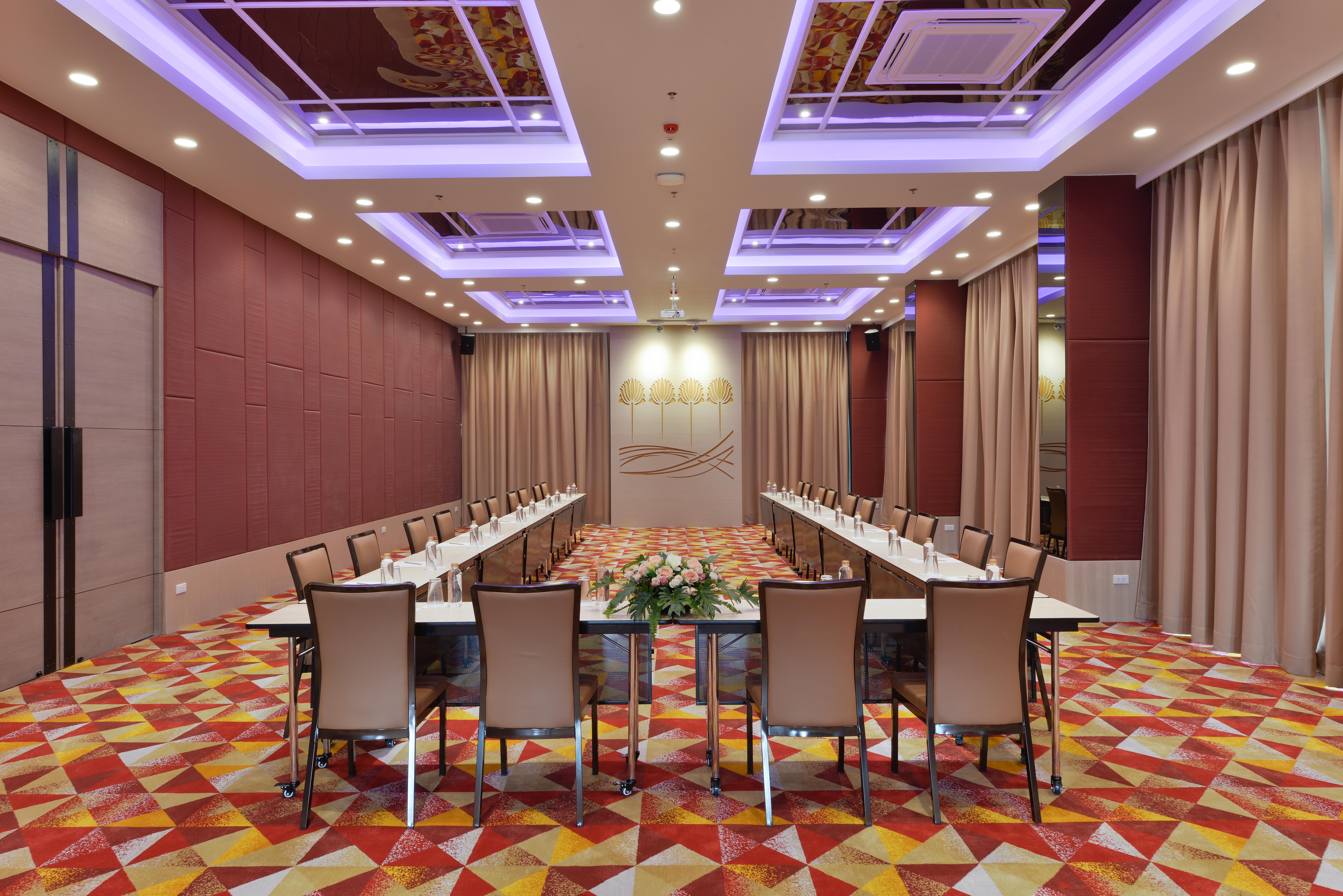 Le D'Tel Bangkok Hotell Eksteriør bilde Meeting room