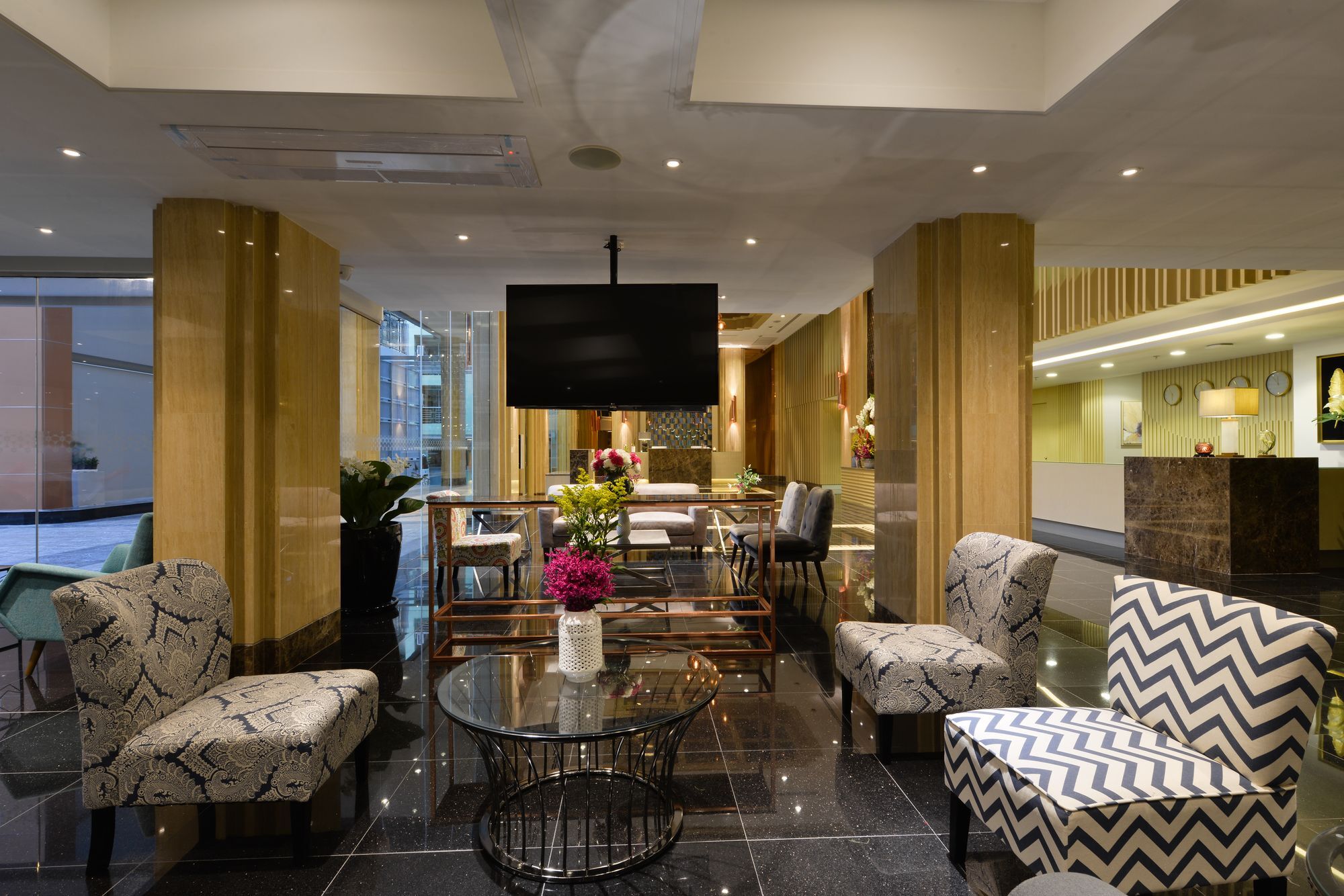 Le D'Tel Bangkok Hotell Eksteriør bilde The lounge at the airport