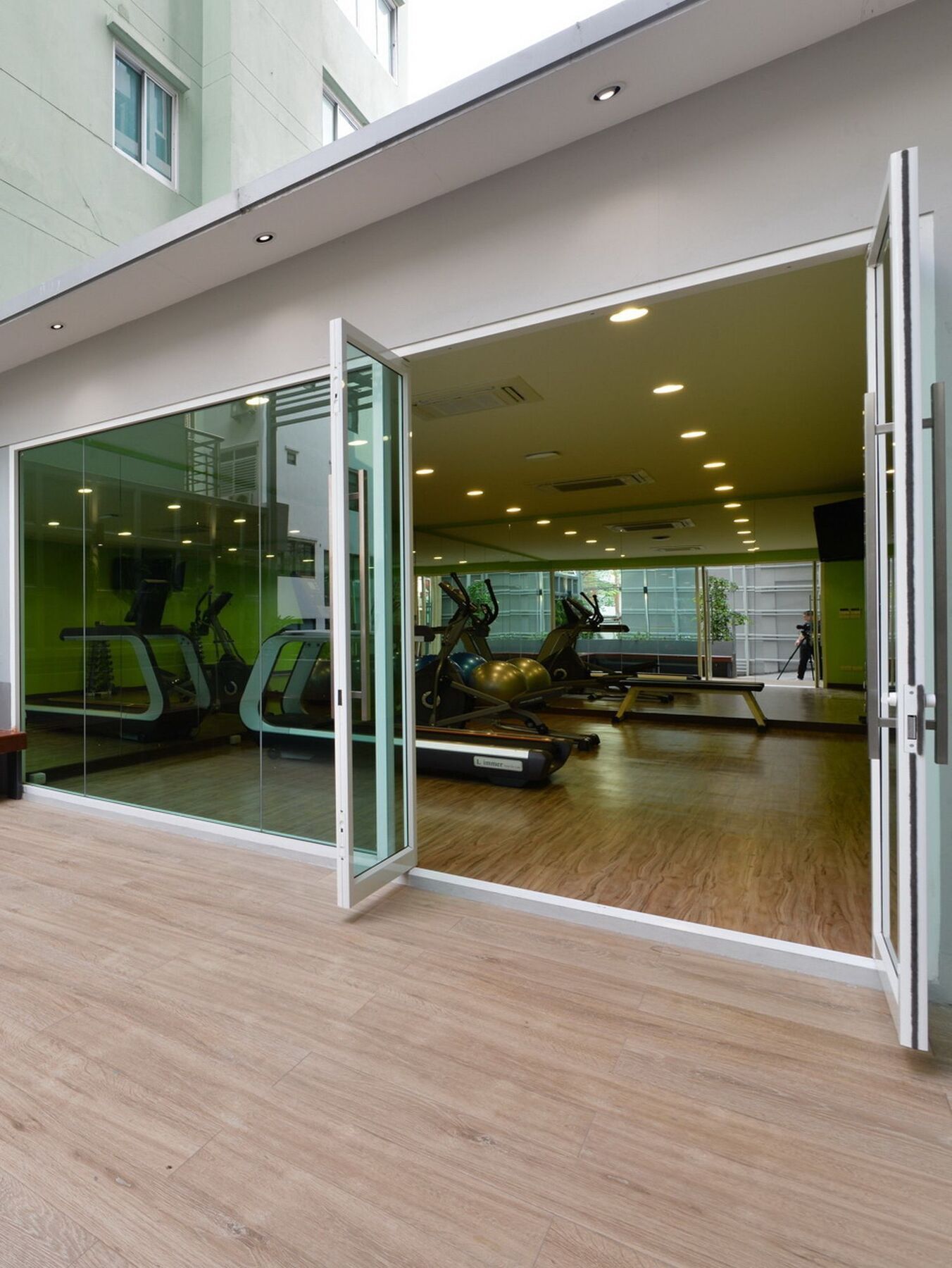Le D'Tel Bangkok Hotell Eksteriør bilde A gym in a hotel